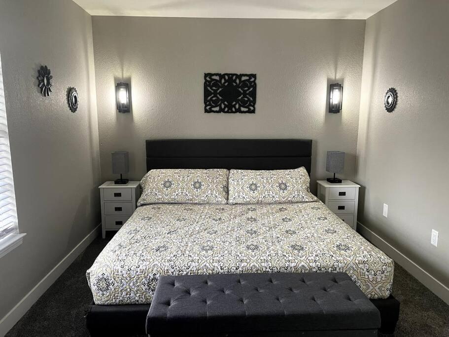 New Remodeled Luxury Condo By The Lake, No Stairs! Branson Eksteriør bilde